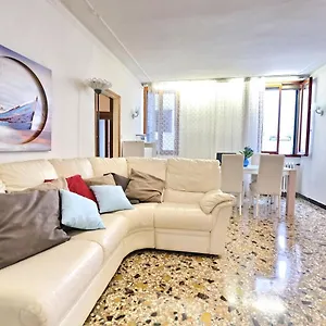 https://venice-life.hotelslidodijesolo.com